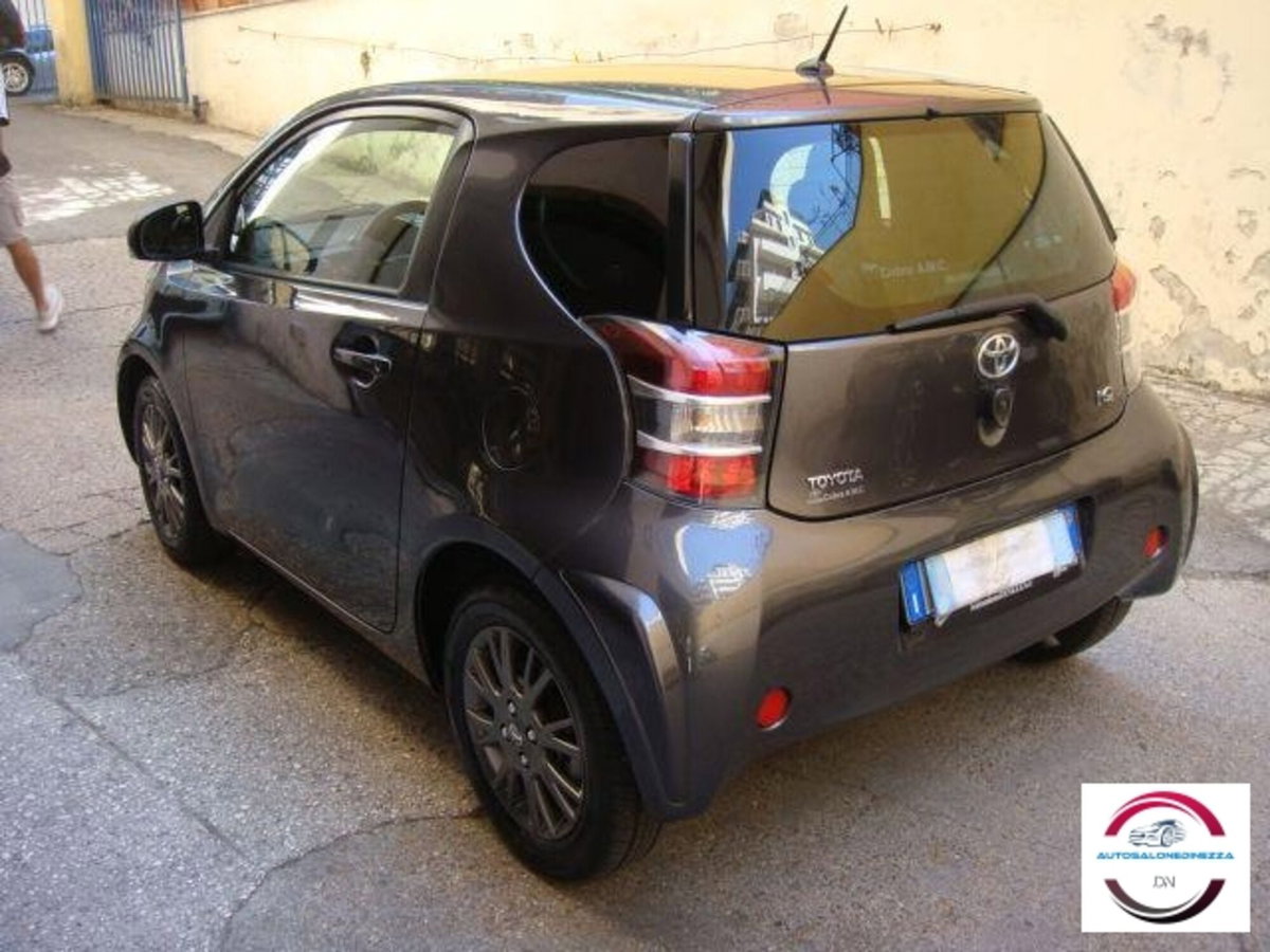 Toyota iQ 1.0 CVT Lounge (4)