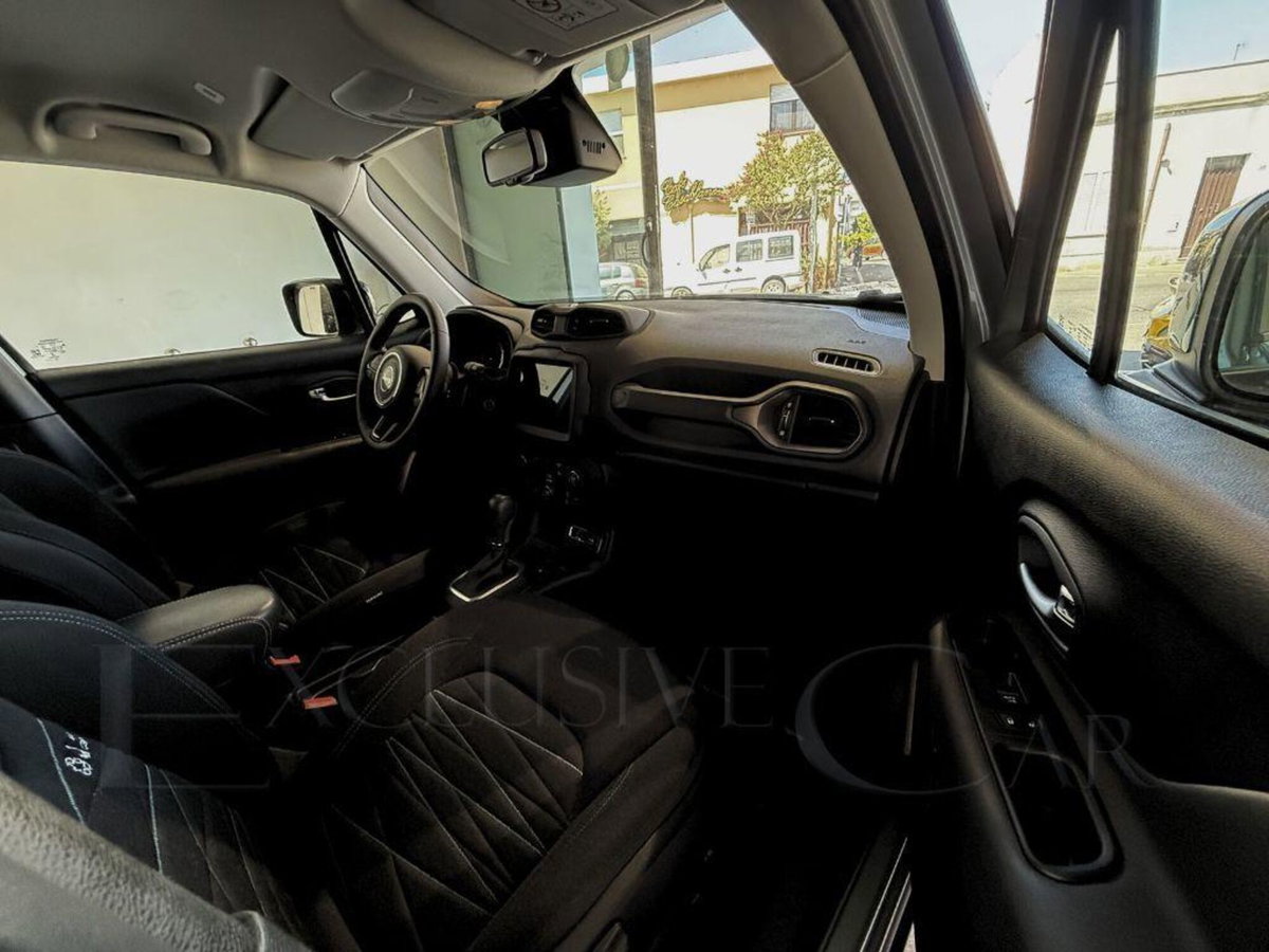 Jeep Renegade 1.5 Turbo T4 MHEV Upland (10)