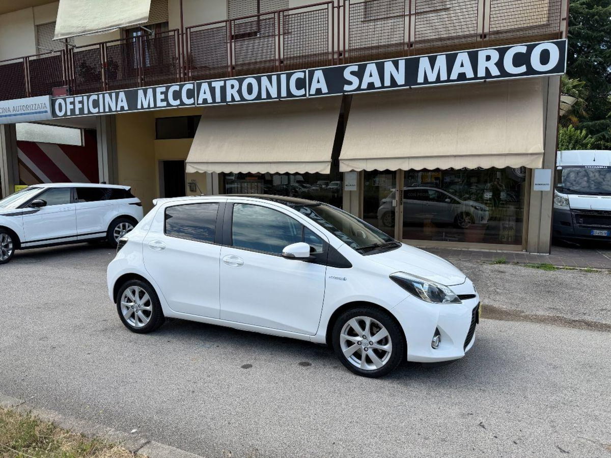 Toyota Yaris 1.5 5 porte Lounge