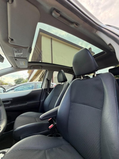 Toyota Yaris 1.5 5 porte Lounge (10)
