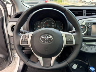 Toyota Yaris 1.5 5 porte Lounge (12)