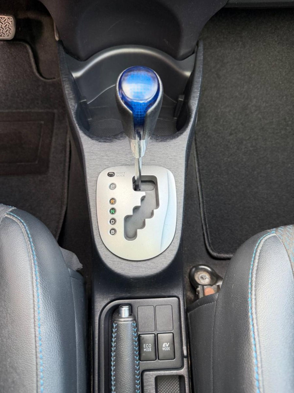 Toyota Yaris 1.5 5 porte Lounge (16)