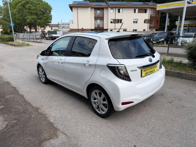 Toyota Yaris 1.5 5 porte Lounge (6)