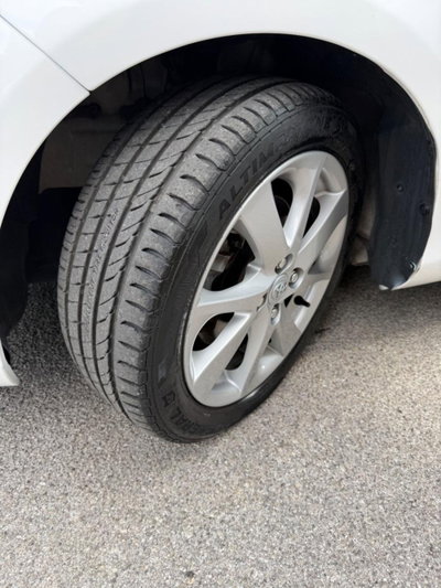Toyota Yaris 1.5 5 porte Lounge (7)