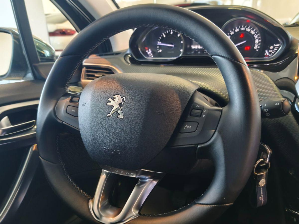 Peugeot 2008 120 S&S Allure (15)