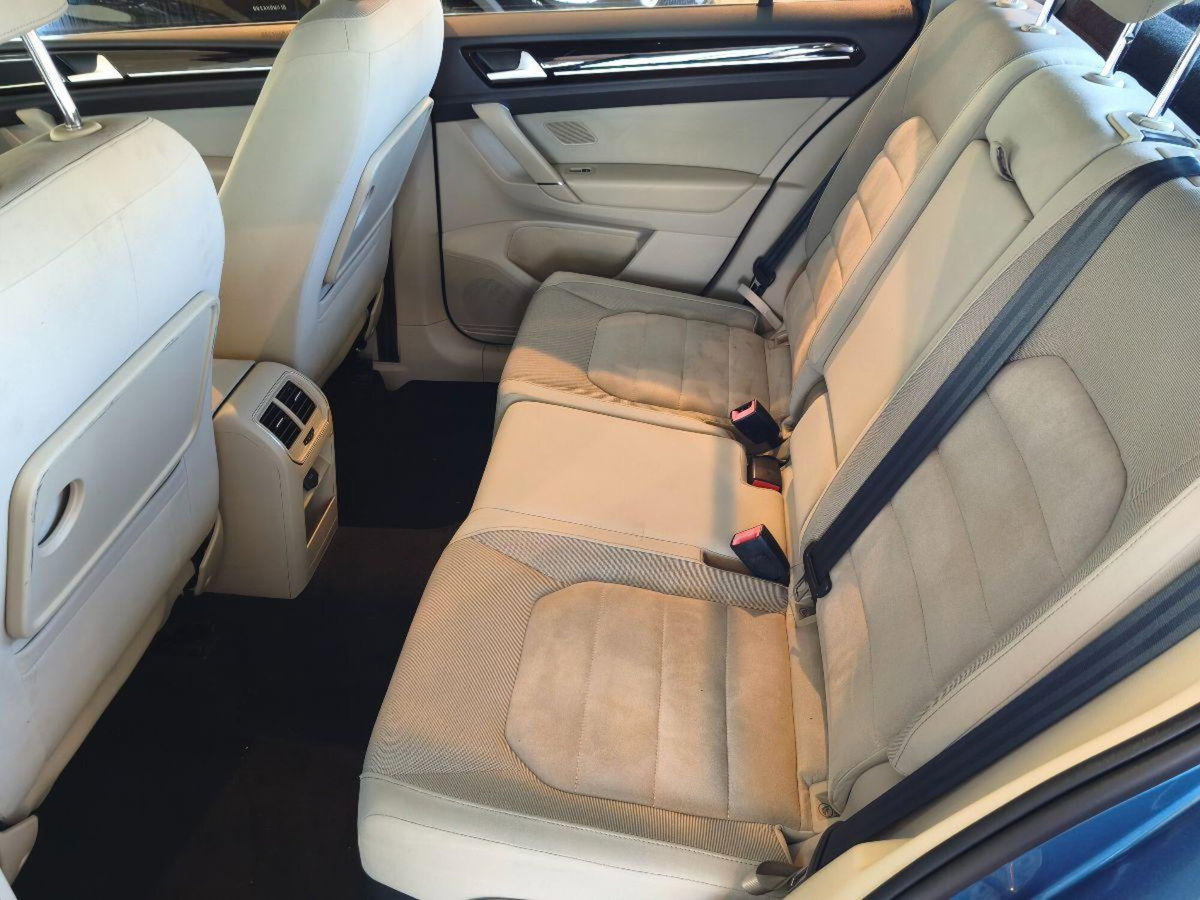 Volkswagen Golf Sportsvan 2.0 TDI DSG Executive BMT (12)