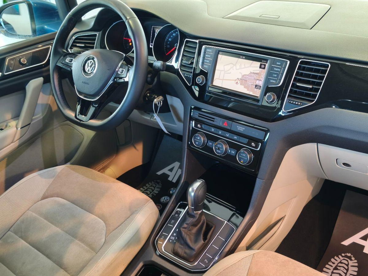 Volkswagen Golf Sportsvan 2.0 TDI DSG Executive BMT (14)