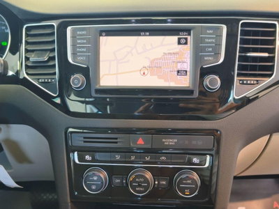 Volkswagen Golf Sportsvan 2.0 TDI DSG Executive BMT (15)
