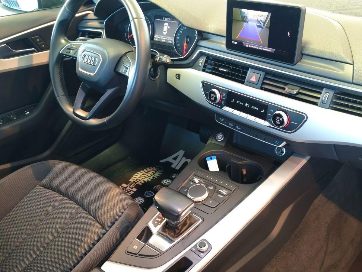 Audi A4 Avant 2.0 TDI 150 CV quattro Bus. Plus (13)