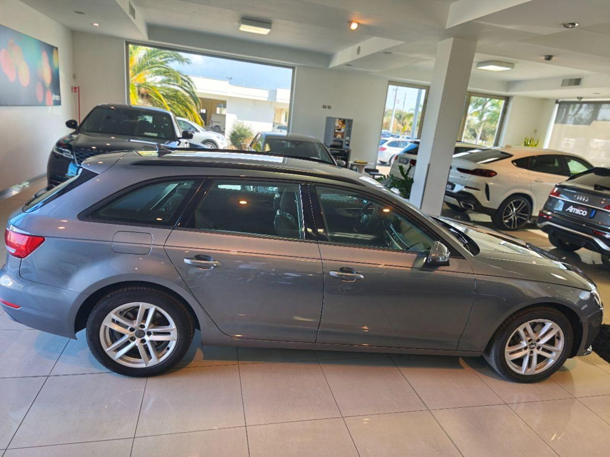 Audi A4 Avant 2.0 TDI 150 CV quattro Bus. Plus (4)