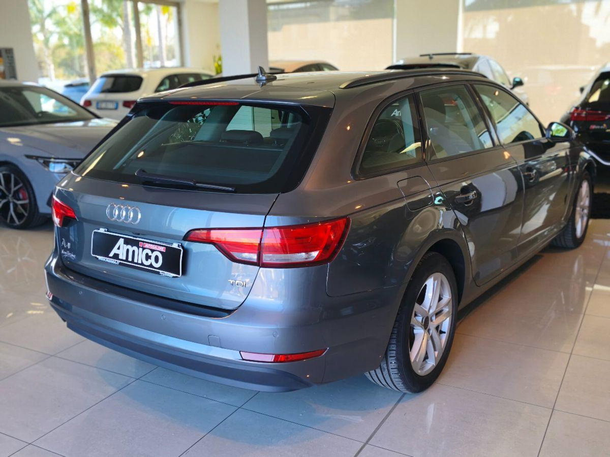 Audi A4 Avant 2.0 TDI 150 CV quattro Bus. Plus (5)