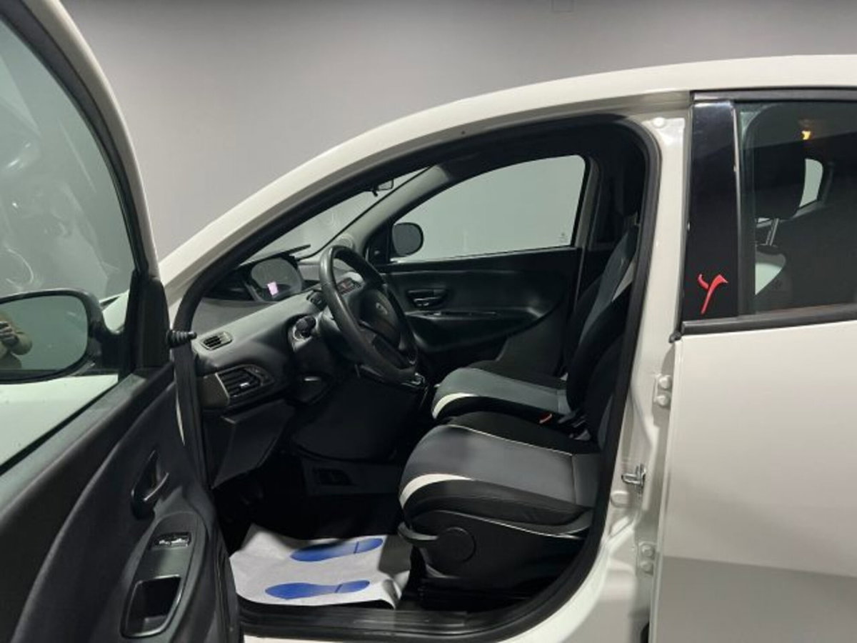 Lancia Ypsilon 1.3 MJT 16V 95 CV 5 porte S&S Elefantino (7)