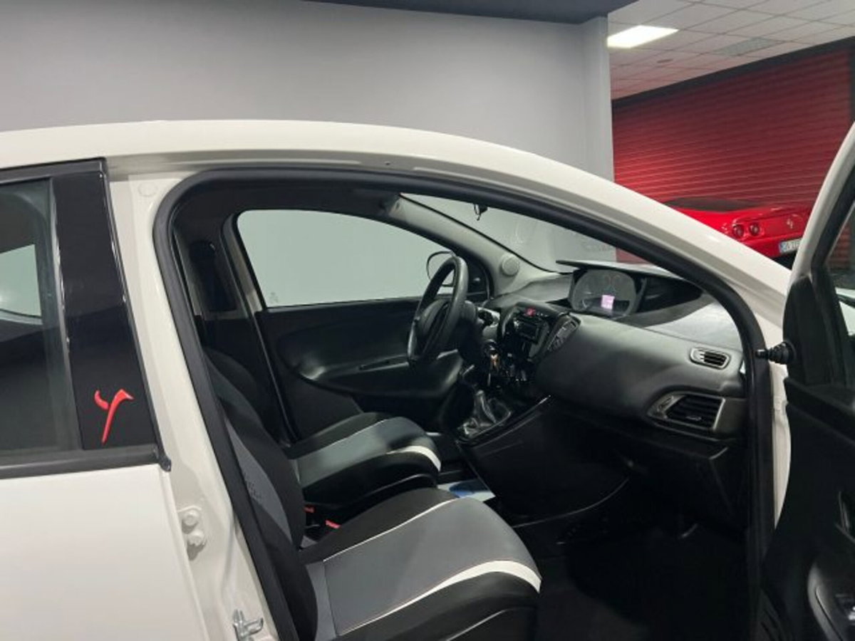 Lancia Ypsilon 1.3 MJT 16V 95 CV 5 porte S&S Elefantino (8)