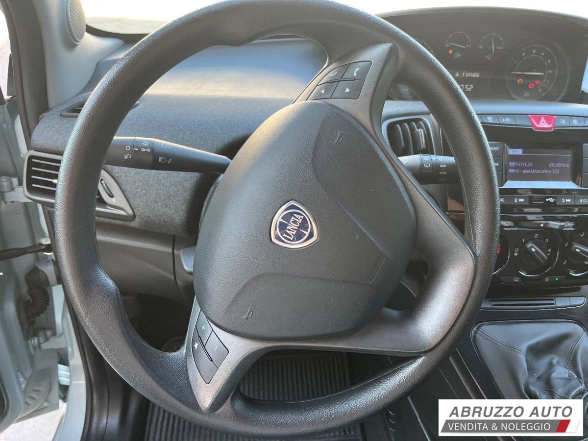 Lancia Ypsilon 1.0 FireFly 5 porte S&S Hybrid Ecochic Silver (11)