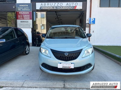 Lancia Ypsilon 1.0 FireFly 5 porte S&S Hybrid Ecochic Silver (2)