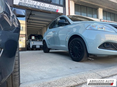 Lancia Ypsilon 1.0 FireFly 5 porte S&S Hybrid Ecochic Silver (3)