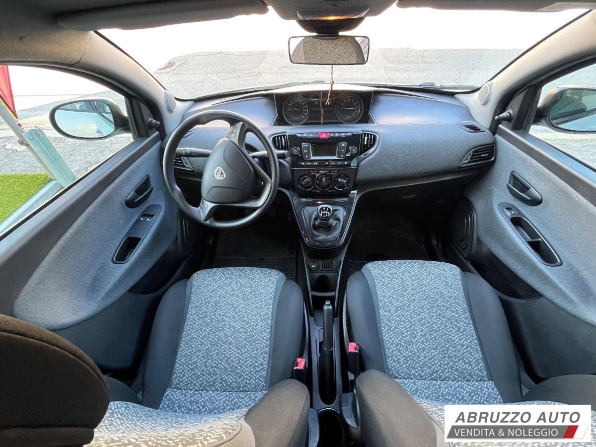 Lancia Ypsilon 1.0 FireFly 5 porte S&S Hybrid Ecochic Silver (7)