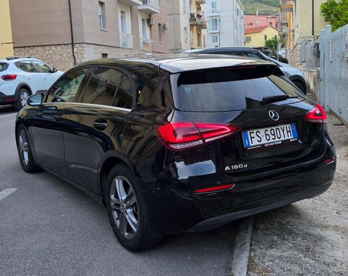 Mercedes-Benz Classe A 180 d Automatic Sport (11)