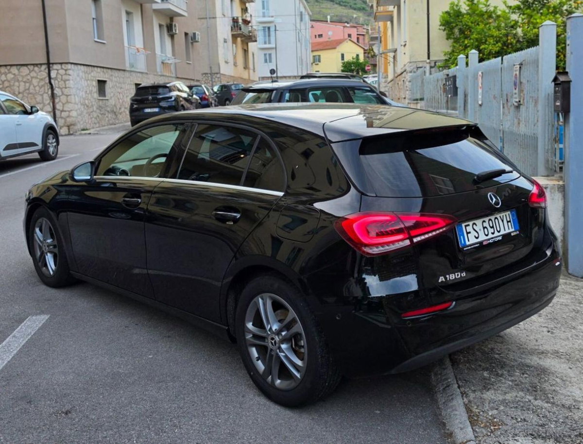 Mercedes-Benz Classe A 180 d Automatic Sport (14)