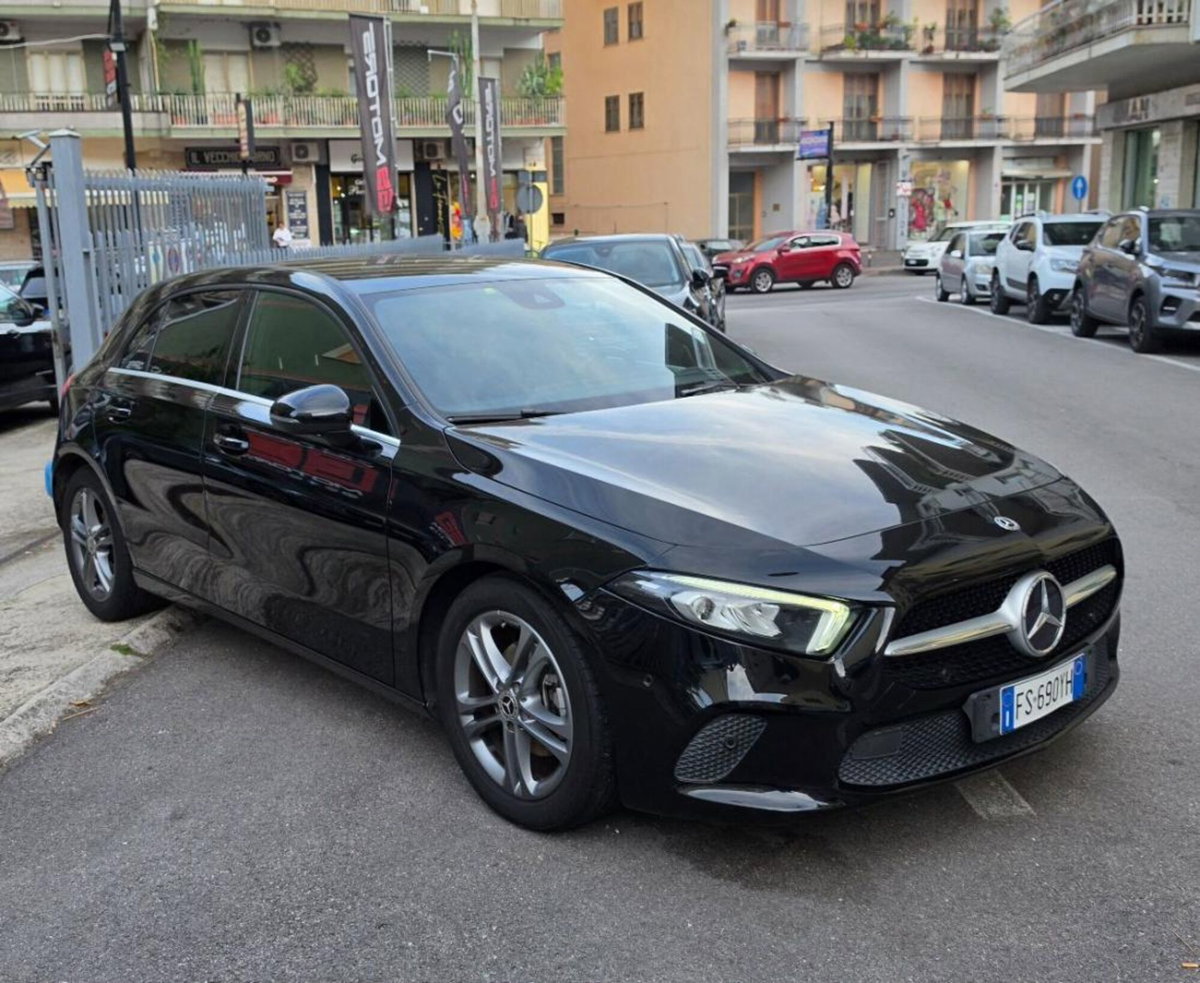 Mercedes-Benz Classe A 180 d Automatic Sport (4)