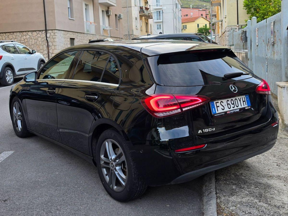Mercedes-Benz Classe A 180 d Automatic Sport (9)