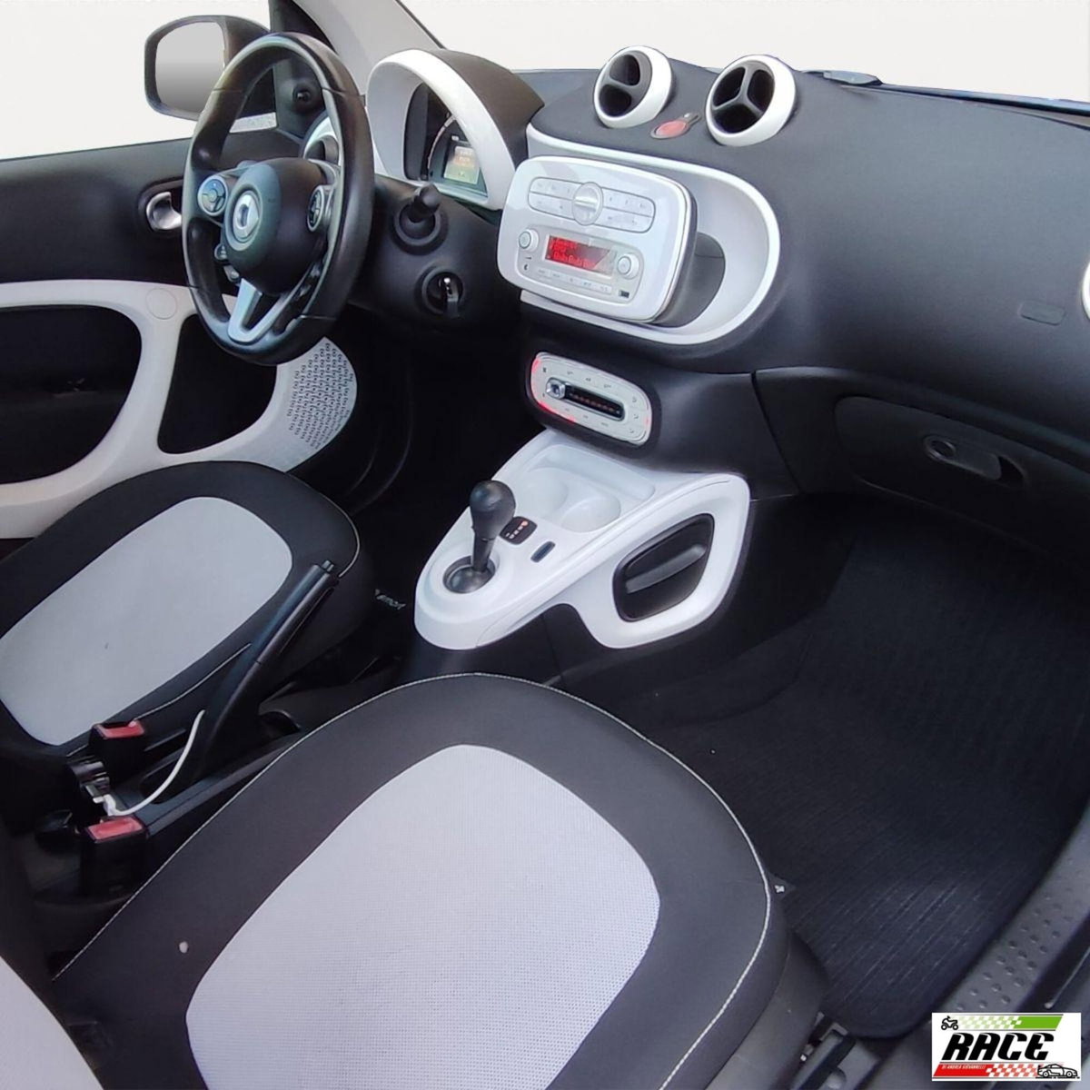 smart Fortwo 1000 52 kW MHD coupé passion (18)