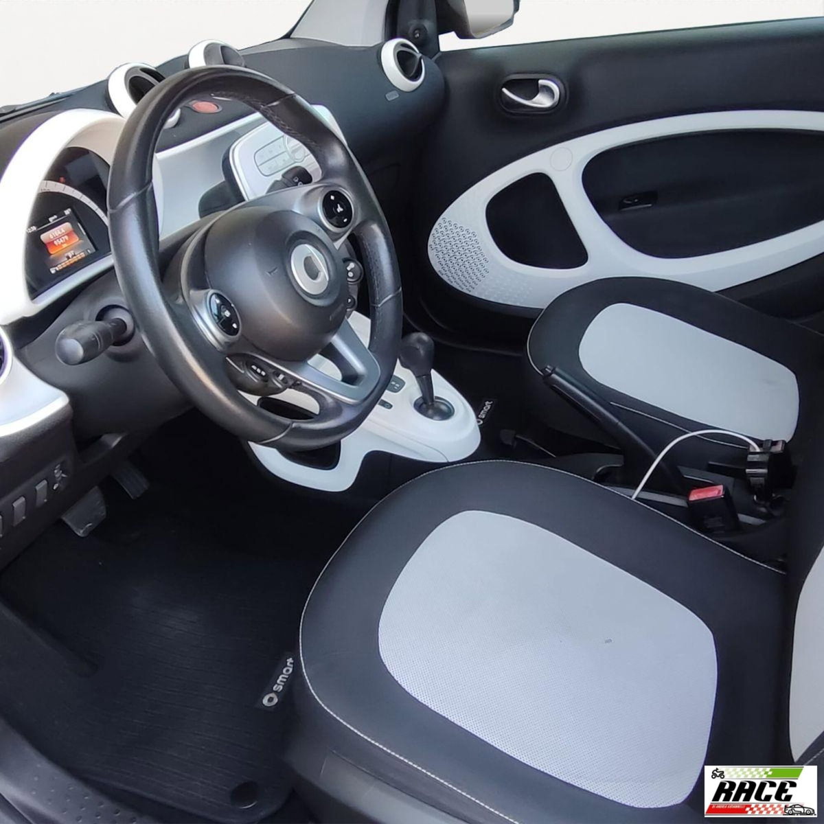 smart Fortwo 1000 52 kW MHD coupé passion (9)