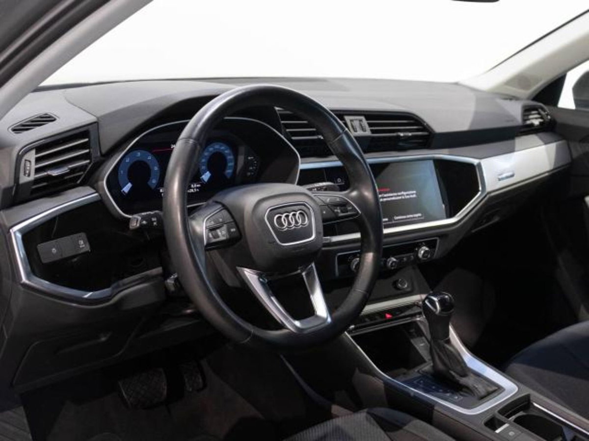 Audi Q3 35 TDI Business (5)