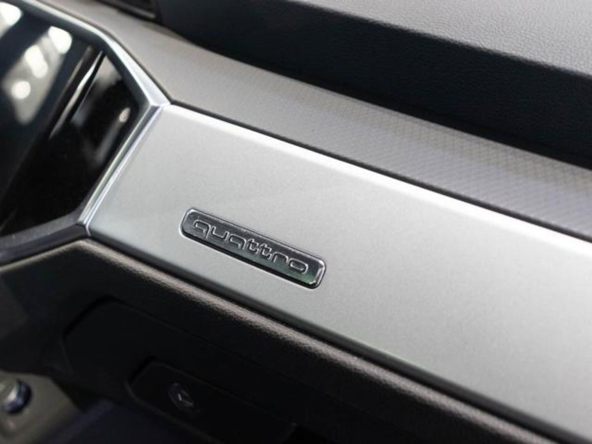Audi Q3 35 TDI Business (6)