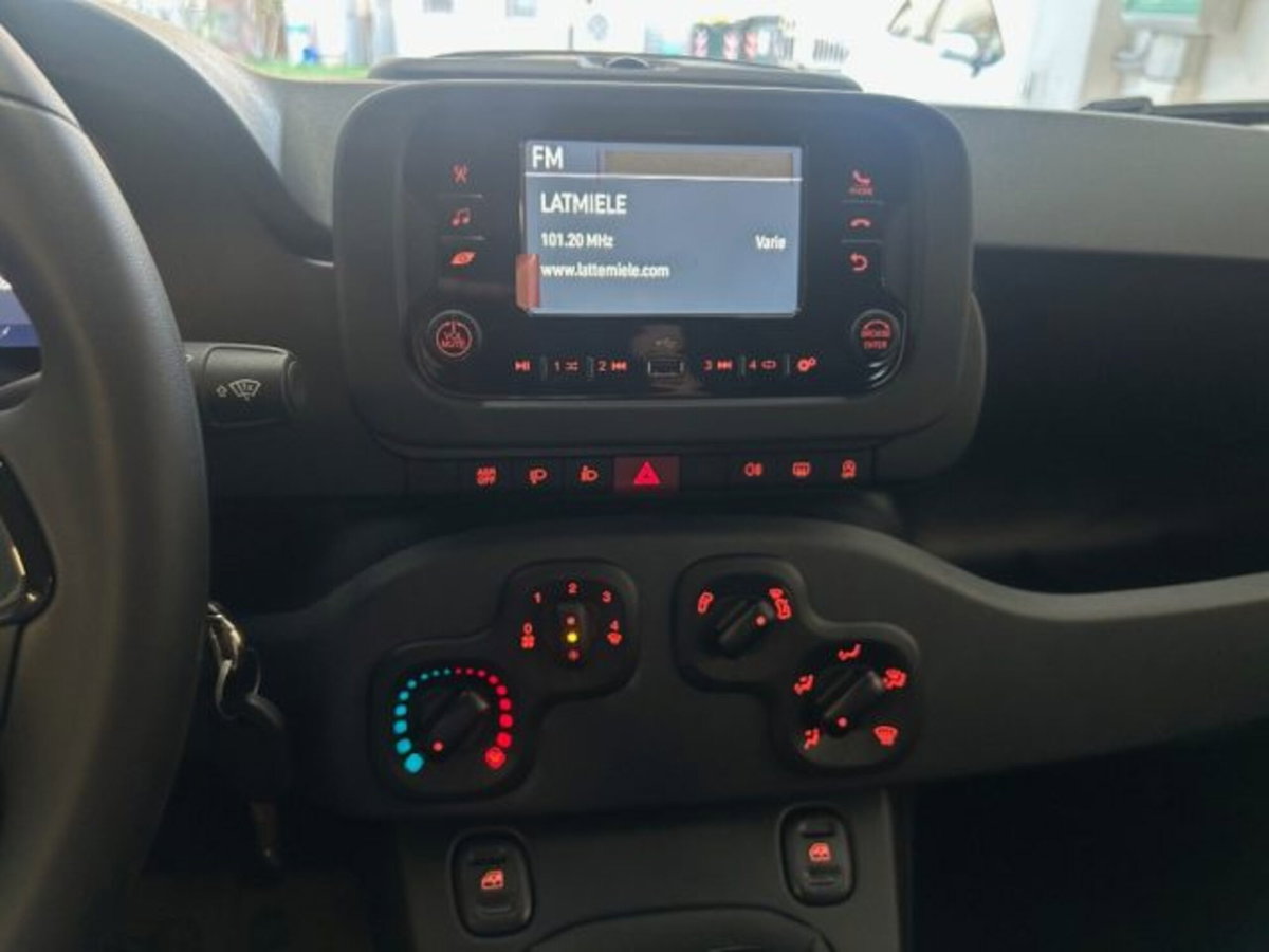 Fiat Panda 1.0 firefly hybrid Icon s&s 70cv (11)