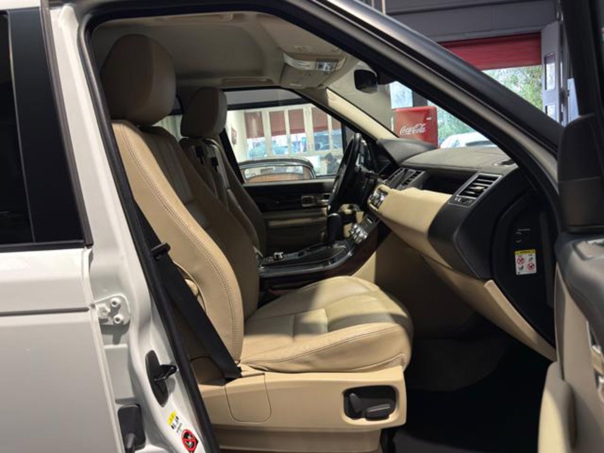 Land Rover Range Rover Sport 3.0 SDV6 HSE (11)