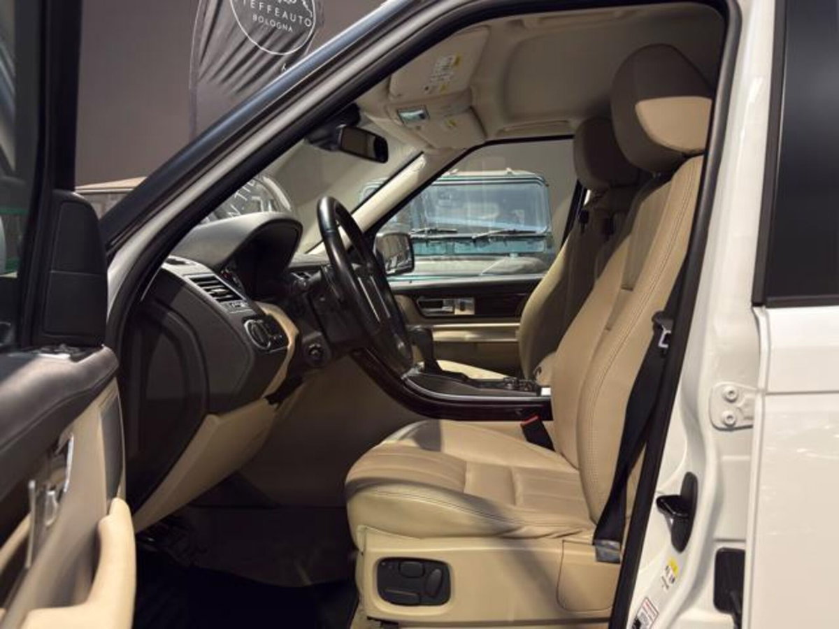 Land Rover Range Rover Sport 3.0 SDV6 HSE (7)