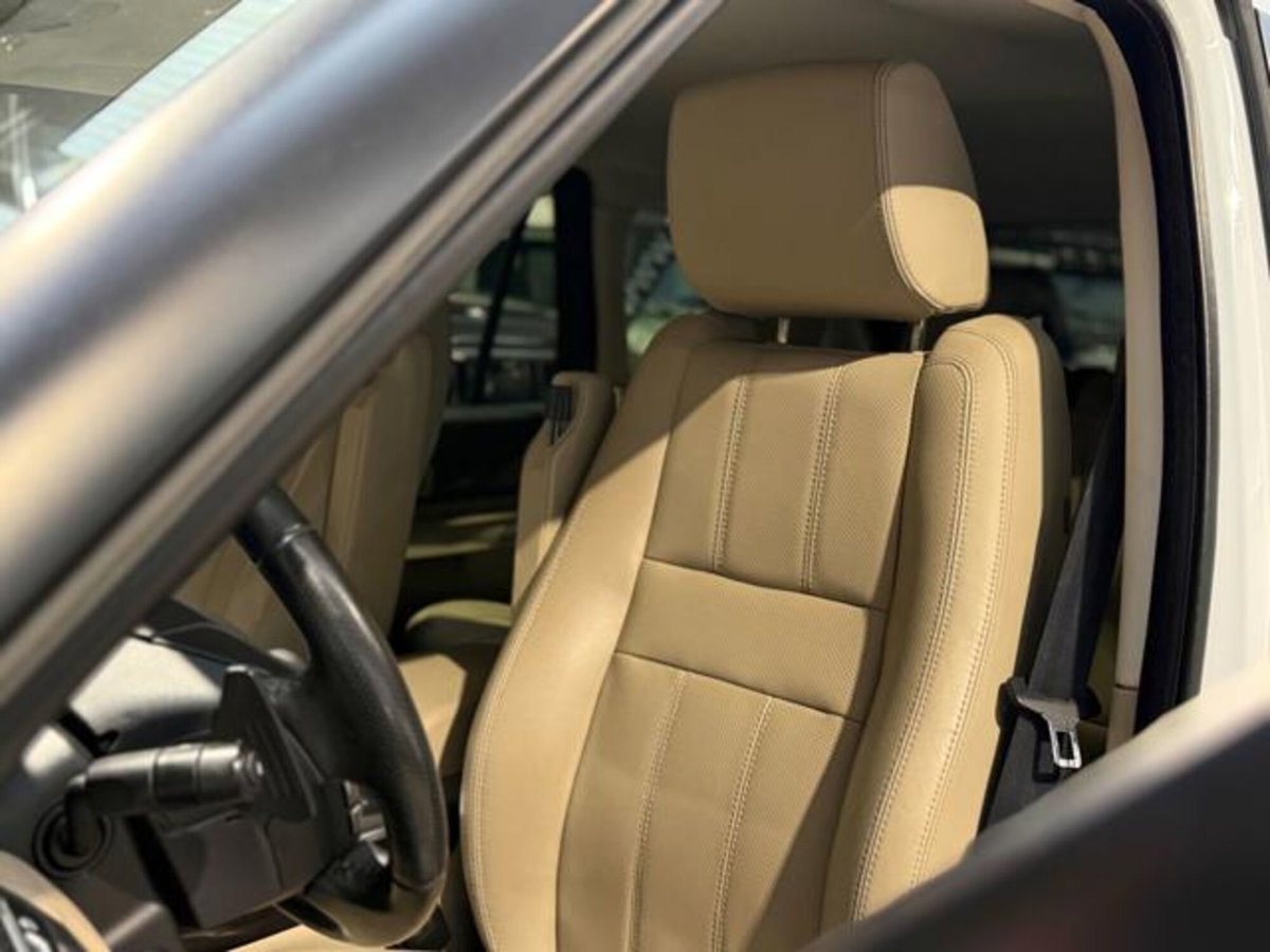 Land Rover Range Rover Sport 3.0 SDV6 HSE (9)