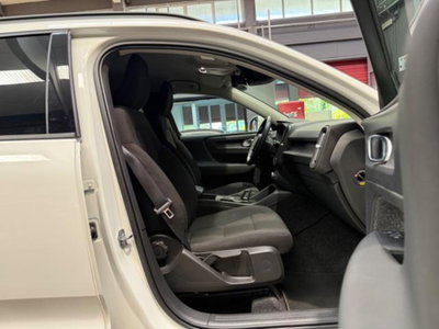 Volvo XC40 T2 Geartronic Momentum Core (12)