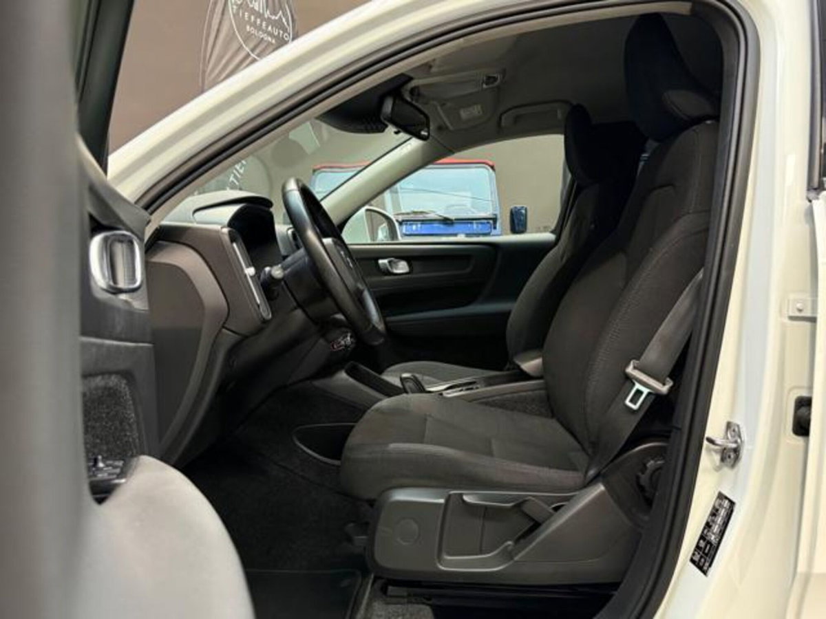 Volvo XC40 T2 Geartronic Momentum Core (8)