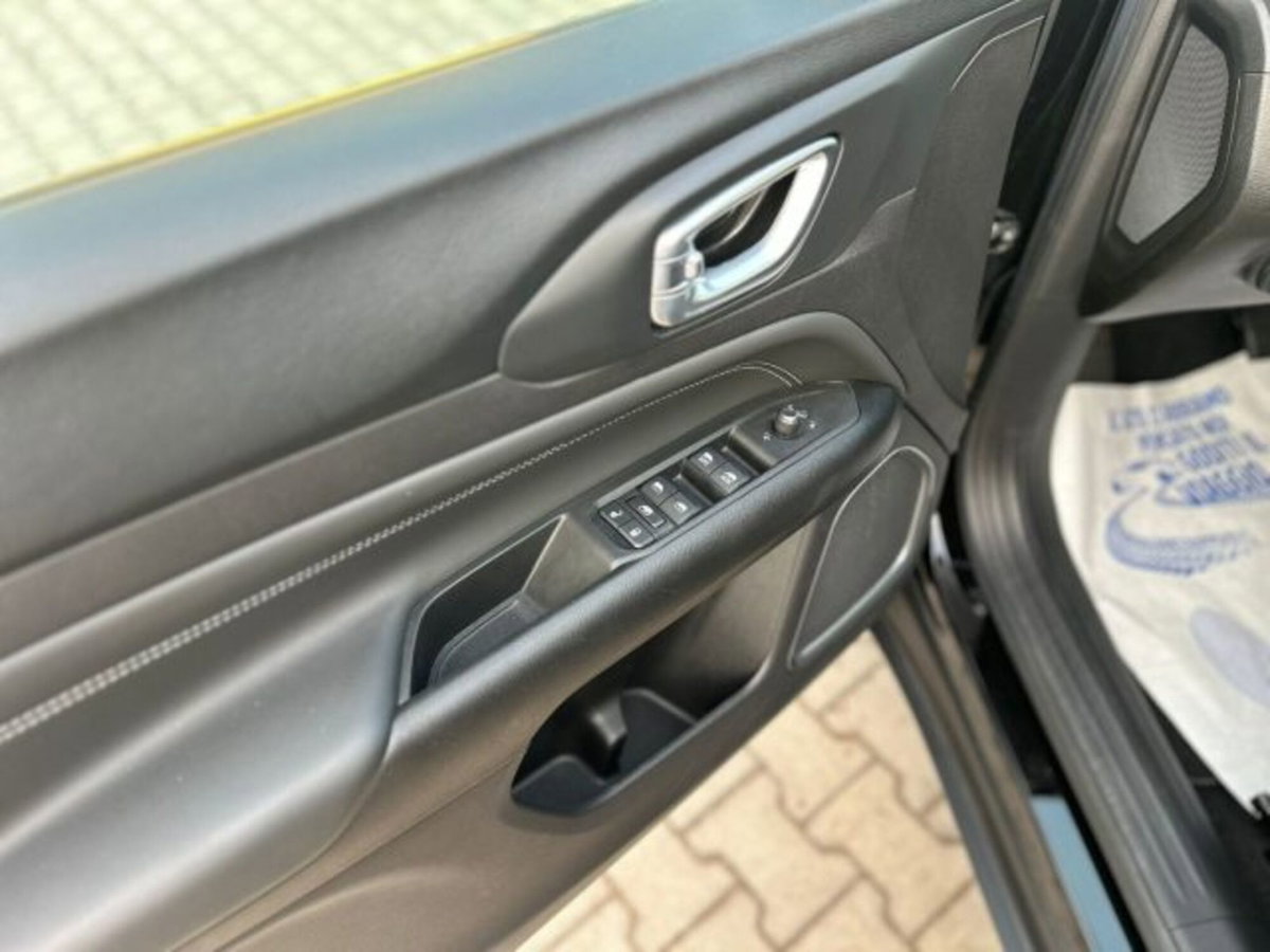 Jeep Compass 1.3 T4 190CV PHEV AT6 4xe Limited (7)