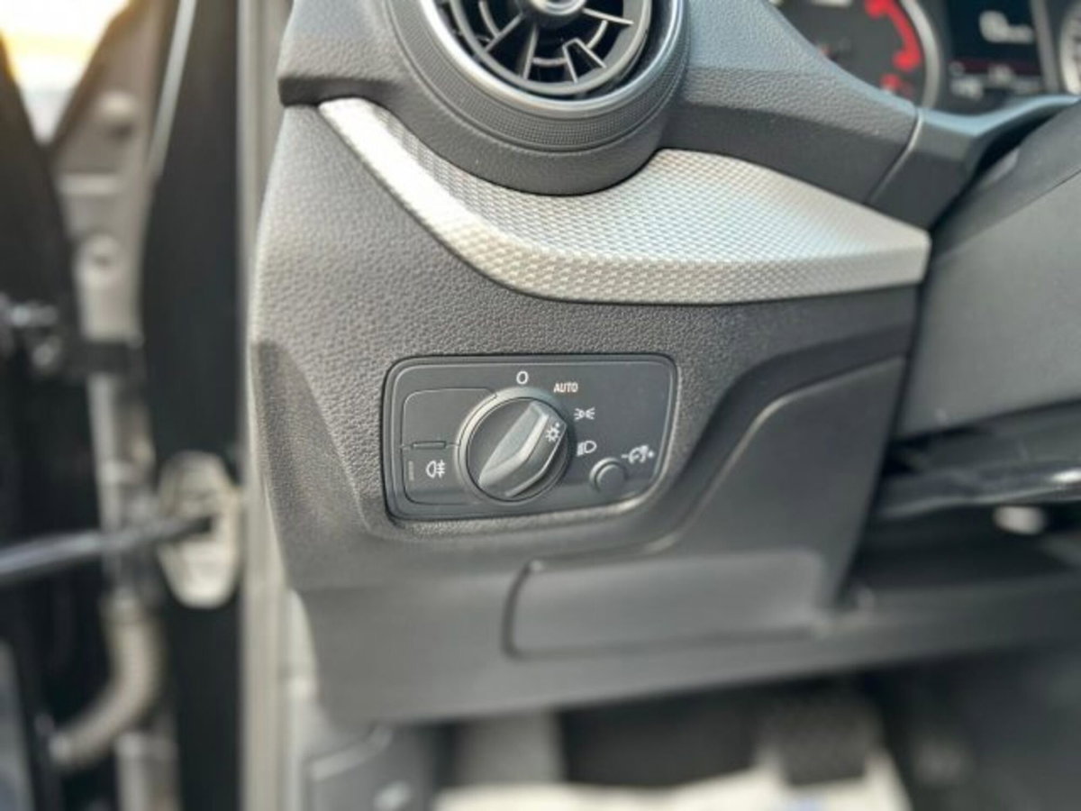 Audi Q2 Q2 30 TDI S tronic Business (8)
