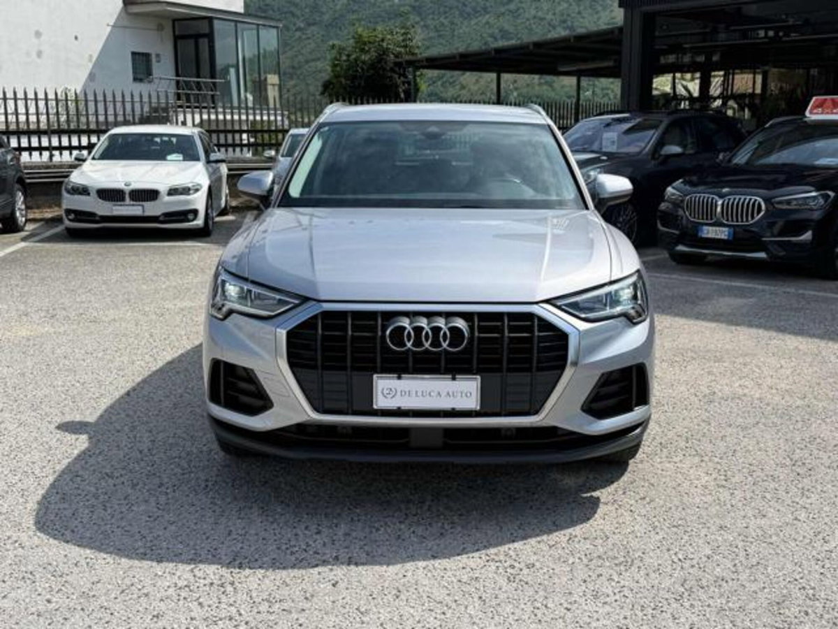 Audi Q3 35 TDI Business (2)