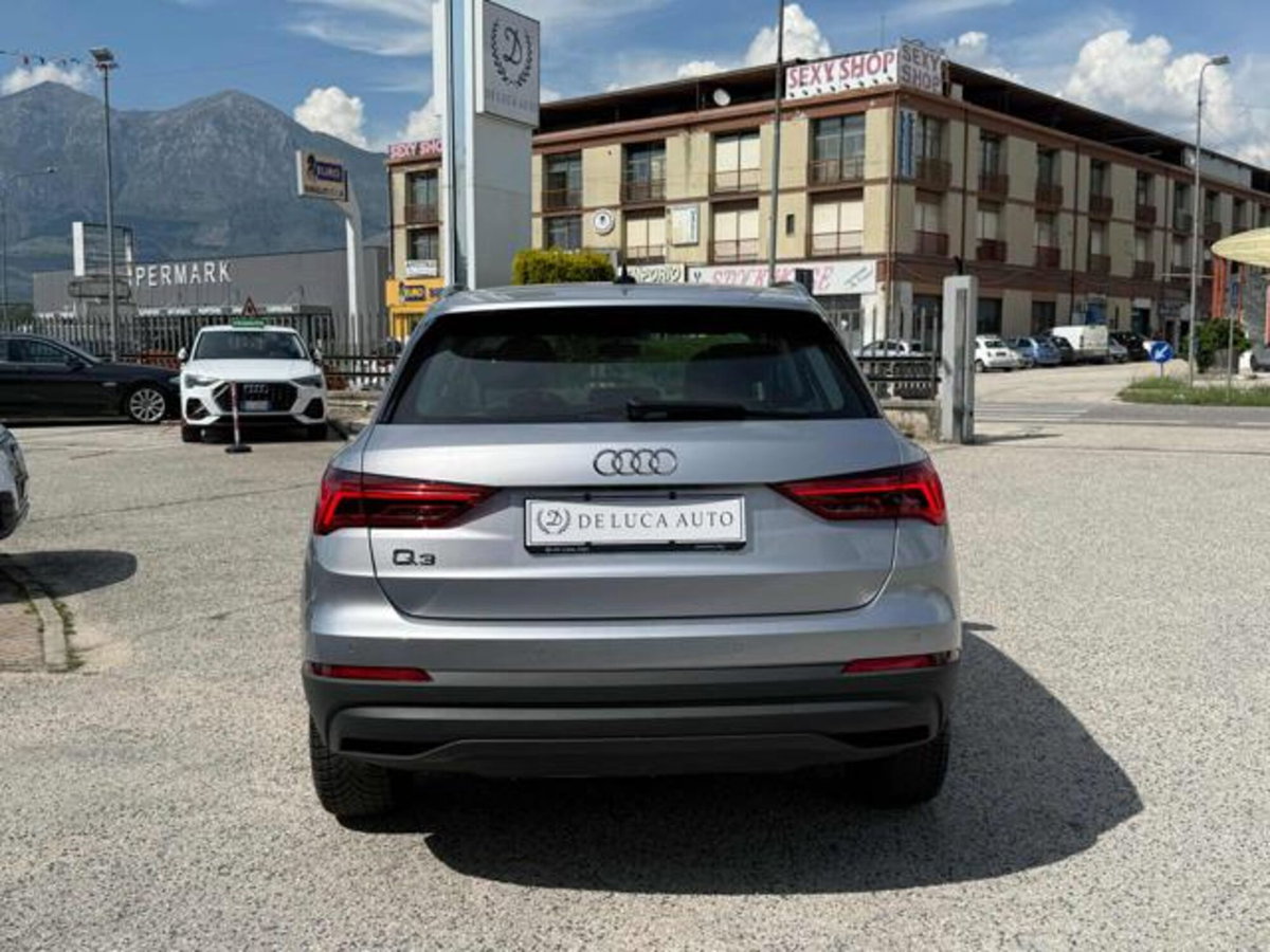 Audi Q3 35 TDI Business (8)