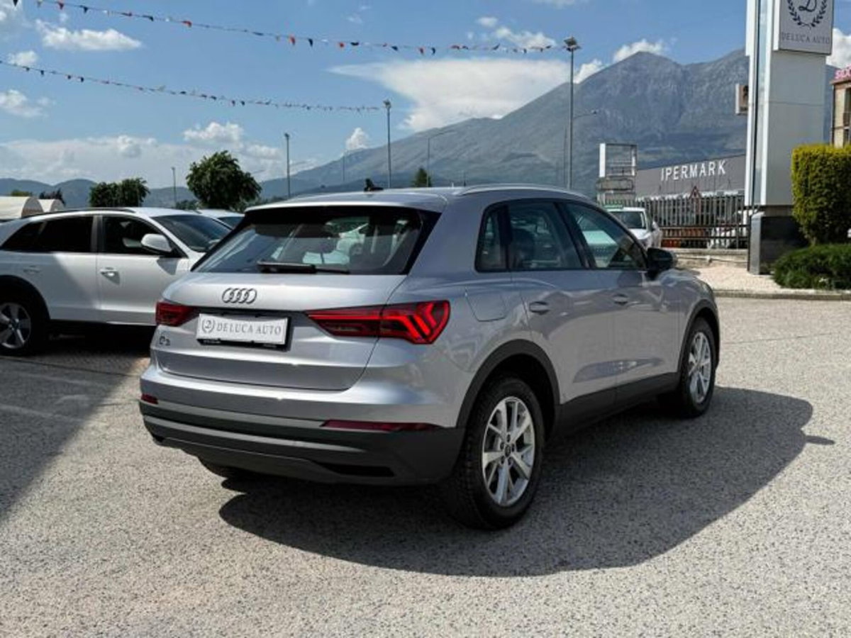 Audi Q3 35 TDI Business (9)