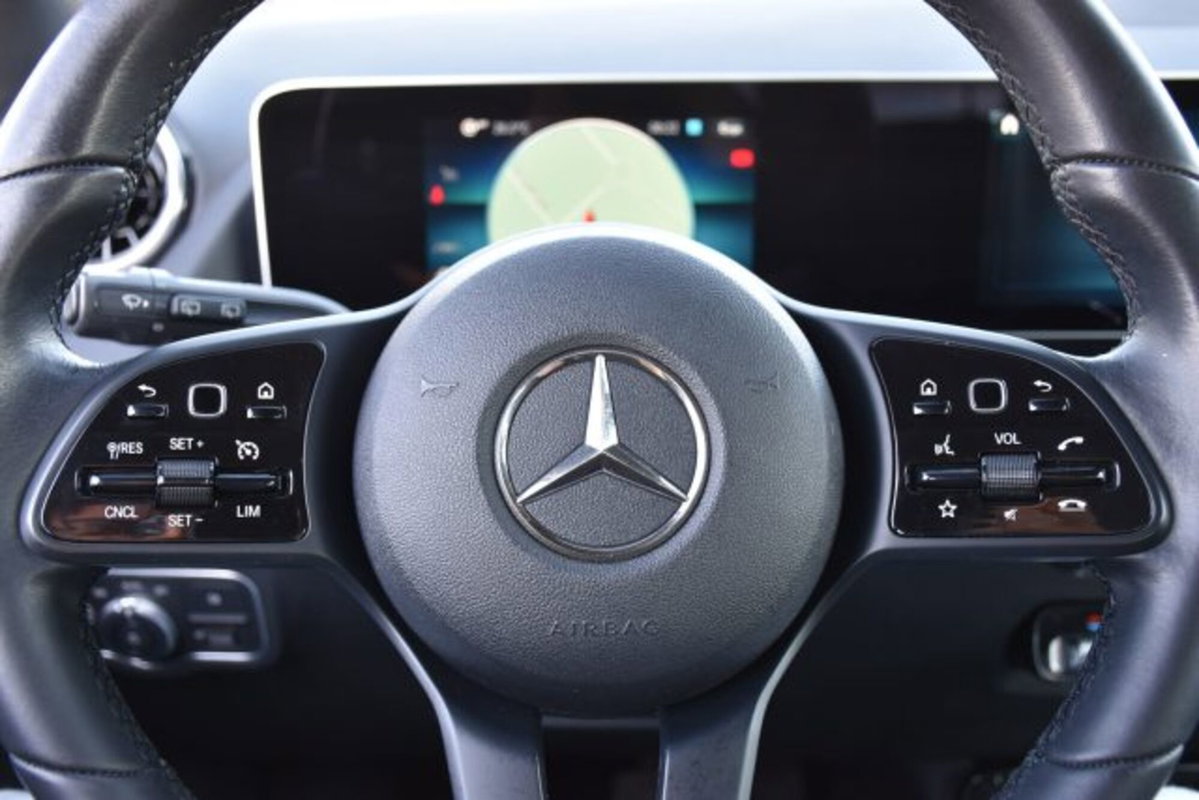 Mercedes-Benz Classe B 180 d Executive (14)