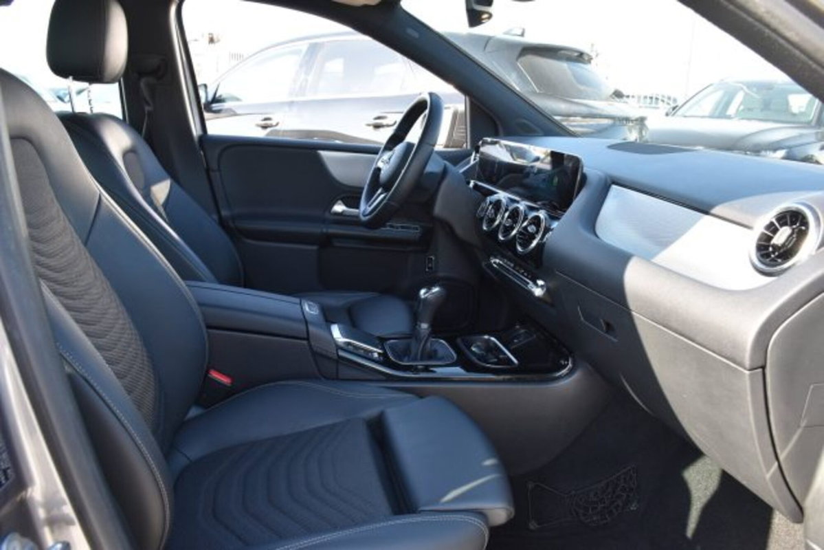 Mercedes-Benz Classe B 180 d Executive (20)