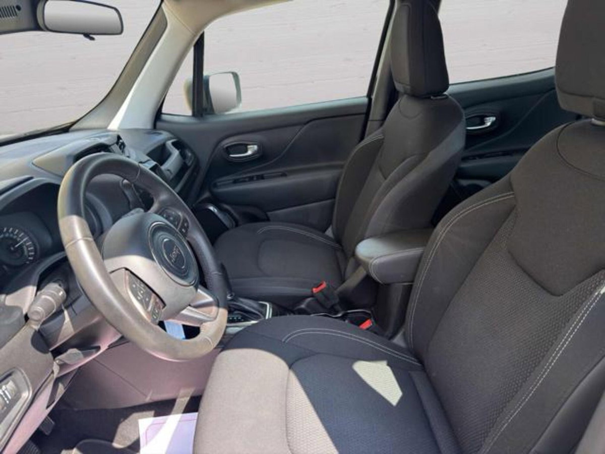 Jeep Renegade 1.3 T4 190CV PHEV 4xe AT6 Limited (9)