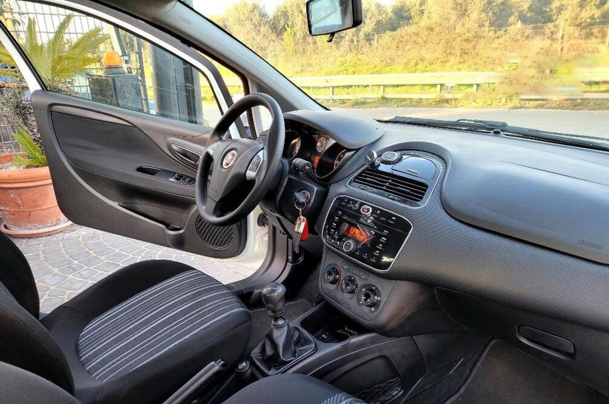 Fiat Punto Evo 1.4 3 porte S&S Dynamic (8)