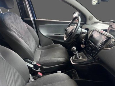 Lancia Ypsilon 1.0 FireFly 5 porte S&S Hybrid Ecochic Gold (2)