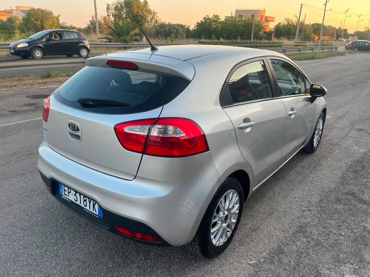 Kia Rio 1.2 CVVT 5p. LX (5)