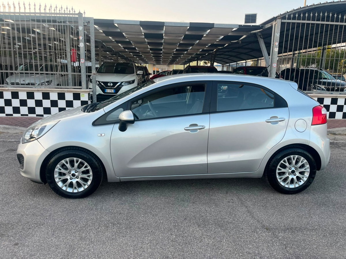 Kia Rio 1.2 CVVT 5p. LX (8)