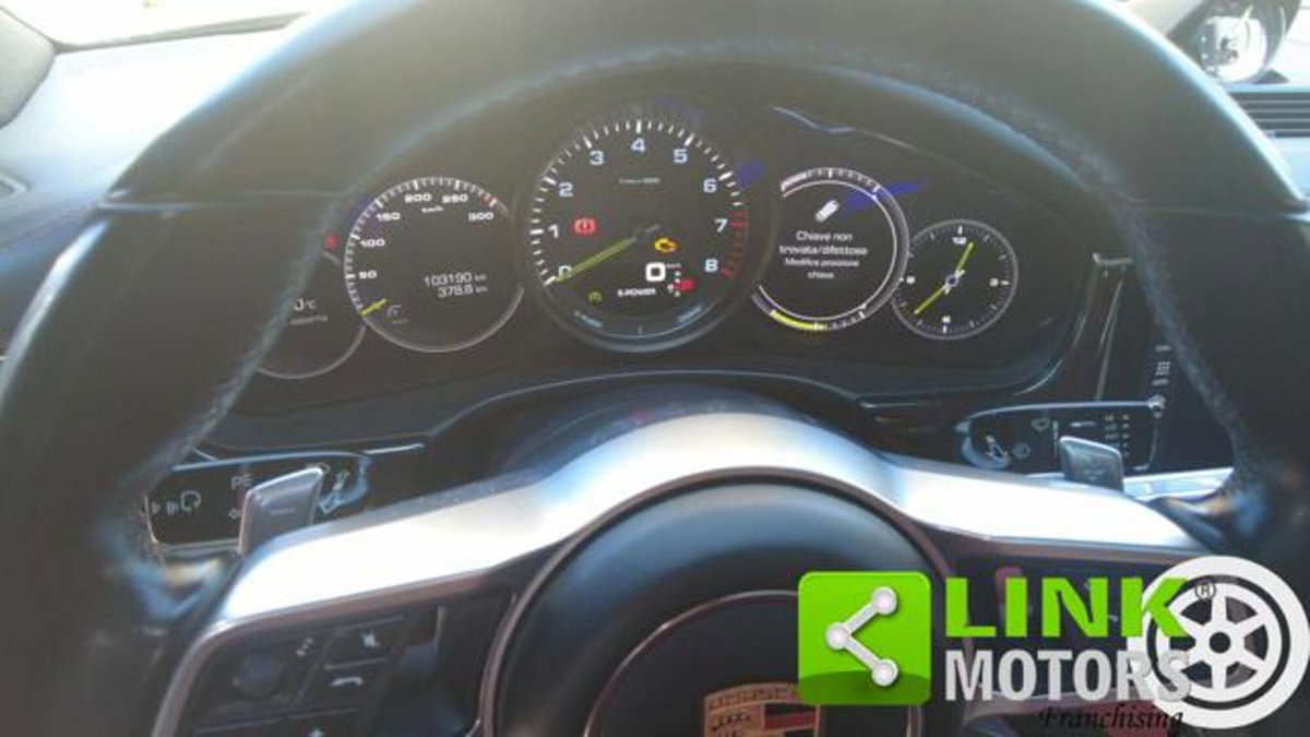 Porsche Panamera 2.9 4 10 years Edition (12)