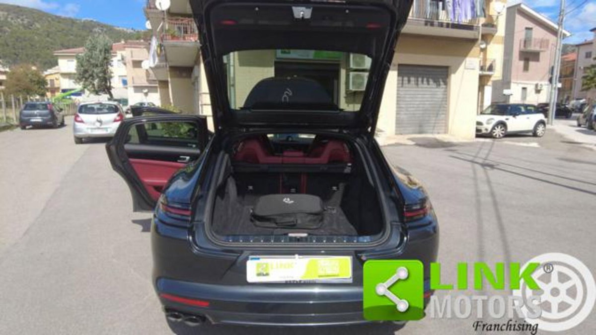 Porsche Panamera 2.9 4 10 years Edition (18)
