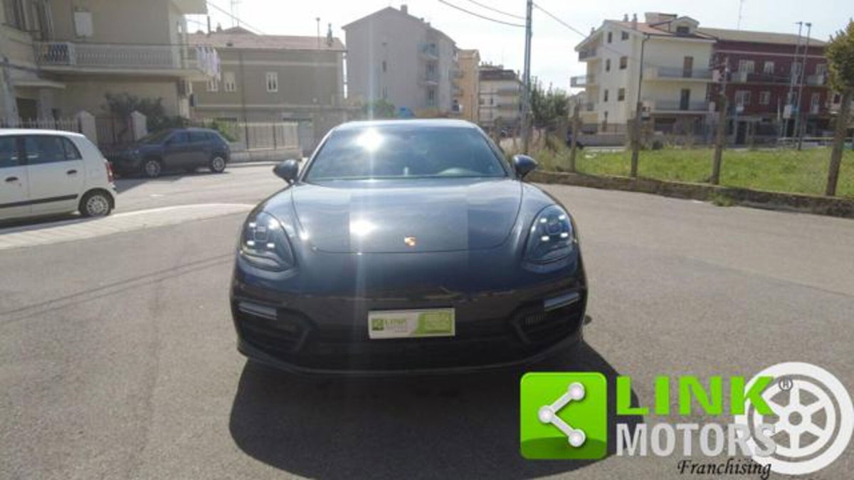 Porsche Panamera 2.9 4 10 years Edition (2)